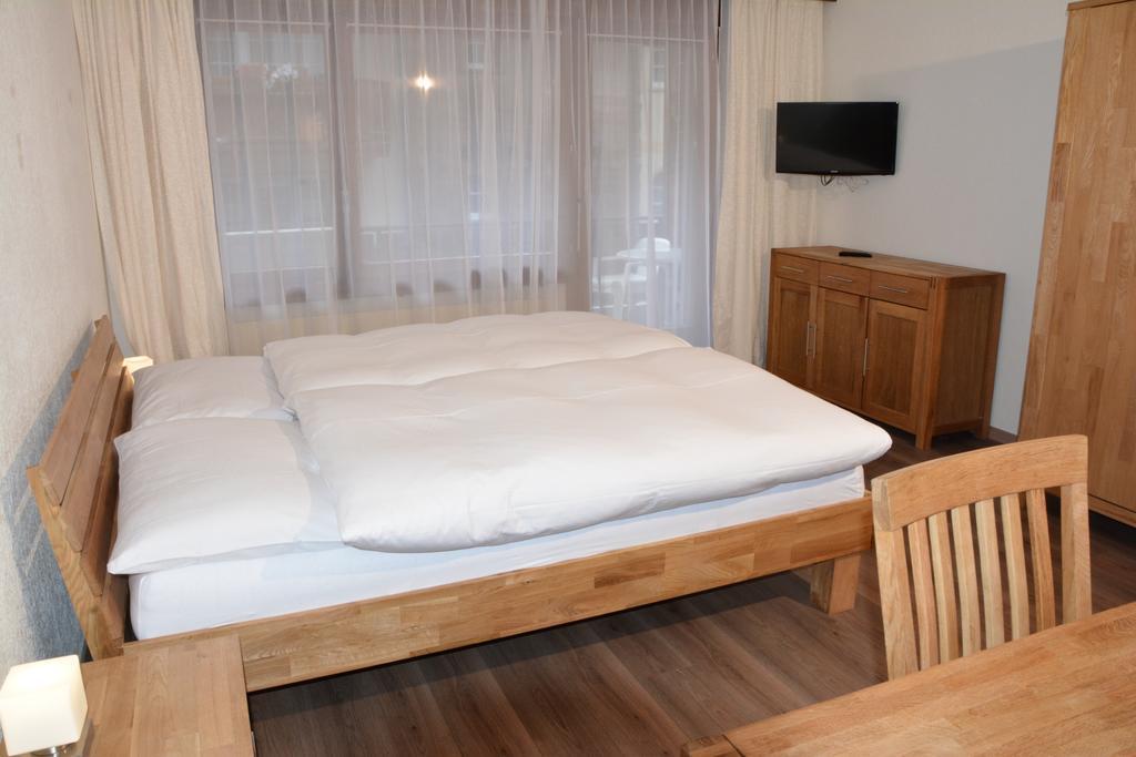 Appartment Haus Monazit Zermatt Bagian luar foto